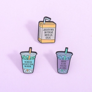 Lot de Pins Émaillés avec Citations Espagnoles Dessin Animé Boîte de Jus Boisson Froide Broche en Alliage de Zinc