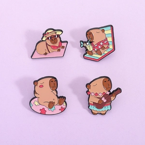 Spilla da Balia in Smalto Capibara Cartoon Stile Vacanza Creativa Distintivo in Lega di Zinco per Zaino Vestiti Accessorio