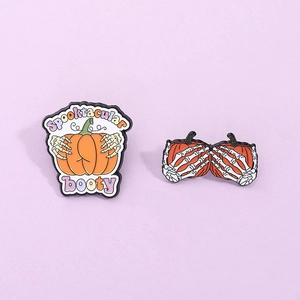 Halloween Pumpkin Brooch Skeleton Hands Zinc Alloy Enamel Pin Spooktacular Booty Funny Badge Jewelry Gift For Party Festive Accessories