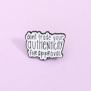 Broche en Émail Citation Inspirante Badge en Alliage de Zinc Pour Décoration de Vêtements Sac à Dos Bijoux Minimalistes Unisexe
