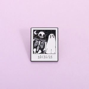 Pin en Émail Halloween Polaroid Squelette Fantôme Badge Pailleté Alliage Broche pour Fête Veste Denim Sac à Dos Décoration Bijoux