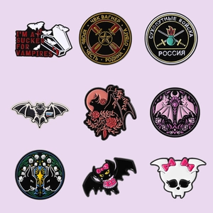 Creative Cute Bat Series Enamel Brooch Gothic Cartoon Vampire Coffin Skull Metal Badge Halloween Personality Jewelry Accessory