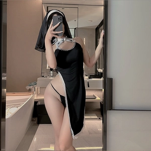 Ensemble de Lingerie Sexy Nonne pour Femmes Polyester Dos Nu Fente Haute Robe avec Coiffe Noir Haut Et Bas