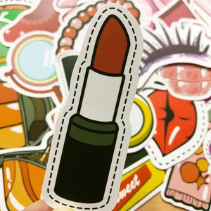 Gros plan d'autocollants maquillage et rouge à lèvres avec bordures en pointillés