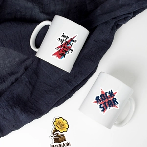 Pegatinas de música impermeables con letras de David Bowie en dos tazas de cerámica