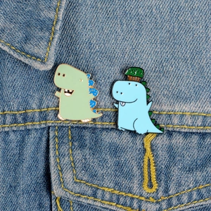 Simpatiche Spille in Smalto a Forma di Dinosauro Cartoon in Lega Distintivi per Zaino Vestiti Giacca Gioielli di Moda Decorativi