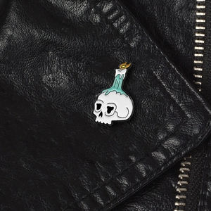 Creative Skeleton Skull With Burning Candle Enamel Brooch Personalized Gothic Punk Lapel Pin Jewelry Gift For Women Men