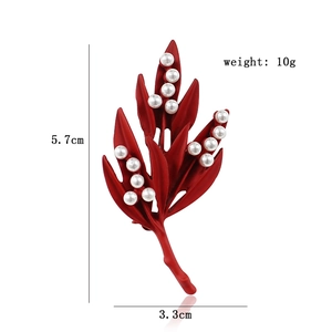 Détail de la broche feuille d'érable rouge avec dimensions et perles incrustées