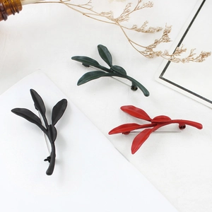Minimalist Alloy Leaf Brooch Pin Matte Finish Plant Shape Branch Badge For Suit Sweater Clothing Accessories Unisex Jewelry