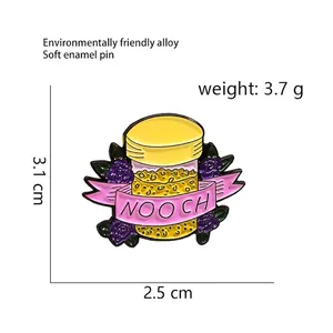 Broche créative en émail jaune NOOCH ornée de vignes de fleurs violettes et feuilles