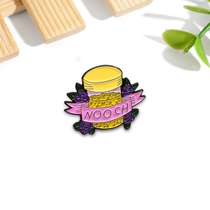 Broche émaillée créative NOOCH avec ruban rose et décorations de roses violettes