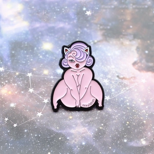 Spilla smaltata creativa ragazza gatto in rosa e viola con dettagli di design sexyfation