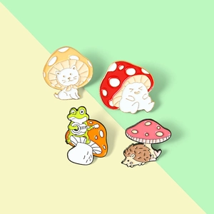 Lot de pin's émaillés mignons avec chat, grenouille et hérisson au motif de champignon