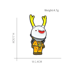 Detailed dimensions and weight specifications of cartoon enamel reindeer antler brooch