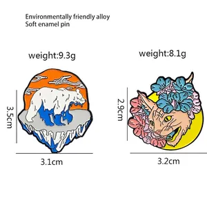 Spille animali cartoon con orso polare sul ghiaccio e gatto con fiori colorati