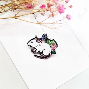 Broche en Émail Souris Blanche Cachée Dans la Lavande Cœur Créatif Animal en Alliage Épinglette Bijoux Cadeau Femme