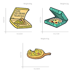Cartoon Pizza Emaille-Anstecknadeln-Set mit gelben und mintgrünen Box-Designs