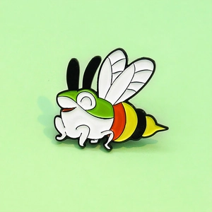 Creative Cartoon Frog Bee Hybrid Animal Enamel Brooch Alloy Drip Oil Insect Badge Pin For Clothing Bags Decoration Accessory