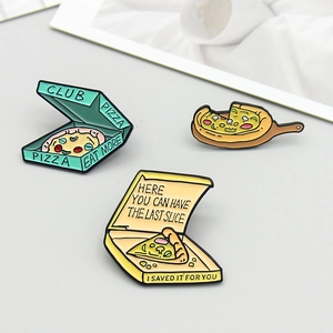 Emaille-Pins-Set mit Cartoon-Pizza-Motiv inklusive Pizza-Box und Slogan für Kleidung