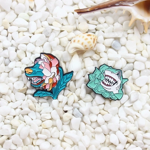 Creative Surreal Shark And Wolf In Flower Alloy Enamel Brooch Personalized Shark Head Wolf Head Lapel Pin Badge Jewelry Gift