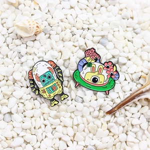 Creative Cartoon Enamel Brooches Alloy Robot Rabbit Spaceship Pins For Backpack Clothes Decoration Cute Jewelry Gift For Kids