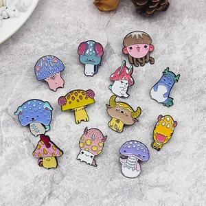 Lot de 12 broches créatives d'animaux mignons avec chapeaux de champignons sur pierre
