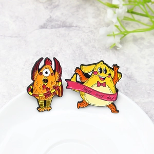 Broches créatives en émail avec un poulet au cerceau et un badge de chien d'encouragement