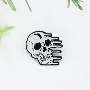 Punk Crâne Fondant Émail Broche Pin Gothique Streetwear Alliage Badge Mode Bijoux Accessoires Pour Hommes Femmes Noir Blanc