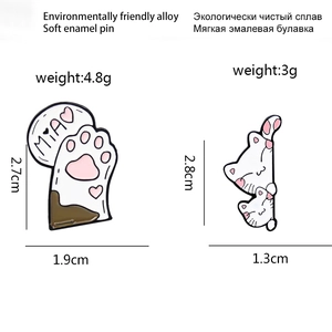 Broche en émail créative chat blanc et patte de cœur en alliage écologique de qualité
