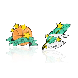 Lot de broches en émail créatives avec motif basket-ball orange et plume de sagesse verte
