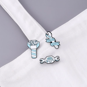 Dreiteiliges Brosche-Set Industrie-Hardware mit blauem Schrauben-, Schlüssel- und Muttern-Design