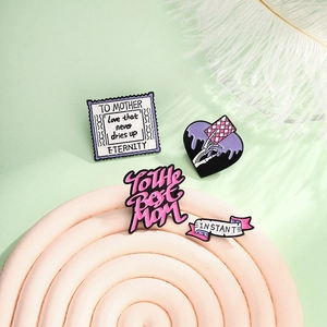 Mother's Day Enamel Brooch Pin Set Zinc Alloy Skeleton Hand Heart Pattern Ribbon Instant Letter Badge For Women Jewelry Accessories Gift