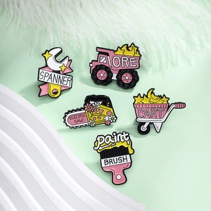 Cartoon Werkzeug Emaille Pin Set Kreativ Pink Gelb Schraubenschlüssel LKW Kettensäge Pinsel Mode Brosche Schmuck