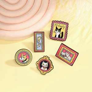 5-teiliges Emaille-Anstecknadel-Set mit kreativen Cartoon-Katzen- und Hunde-Motiven
