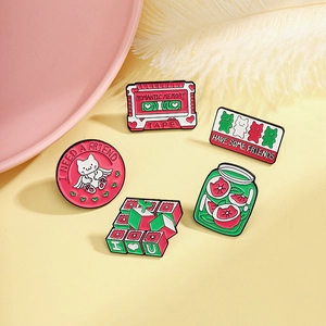 Lot de cinq broches émaillées créatives avec cassette rétro et motifs mignons