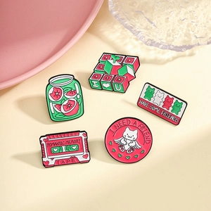 Set de 5 broches émaillées avec cassettes de musique et chats pour vestes et sacs à dos