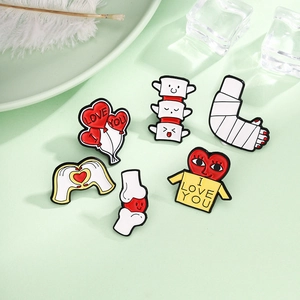 Ensemble de Broches Médicales en Émail de Dessin Animé Alliage de Zinc Cœur Anatomique Colonne Vertébrale Bras Plâtré Badges Cadeau de Saint-Valentin