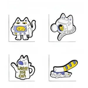 Détails de quatre broches chat créatives avec des motifs de four et de machine à laver