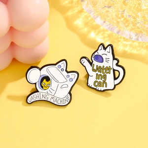 Ensemble de broches en émail créatif avec motif de machine à laver et arrosoir chat