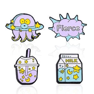 Lot de quatre pin's en émail violet avec motifs étoile, lune, lait et poulpe créatifs