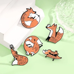 Épinglette en Émail Renard Dessin Animé Alliage de Zinc Mignon Broche Animal Badge Pour Décoration Sac à Dos Vêtements Cadeau Femme Homme Bijoux