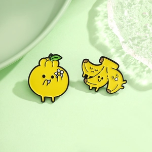 Broches en émail aux fruits de dessin animé avec banane mignonne et personnages colorés