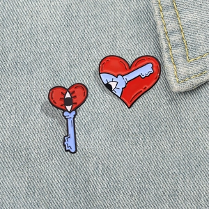 Creative Heart Key Enamel Brooch Surrealist Eye Pattern Zinc Alloy Baking Varnish Pin For Bags Clothing Decoration Unisex