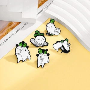 Lustige Cartoon Weißer Rettich Emaille Pin Legierung Abzeichen Süße Gemüse Brosche Love Killer Lesen Klavier Spielen Schmuck Für Rucksack Kleidung