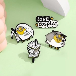 Broches en Émail Dessin Animé Créatif Manchot Pirate Oiseau Faucheur Livres Love Cosplay Pin en Alliage de Zinc Bijoux
