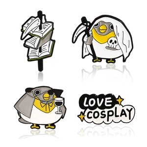 Lot de quatre pins en émail créatifs avec oiseau pirate, oiseau faucheur et panneau