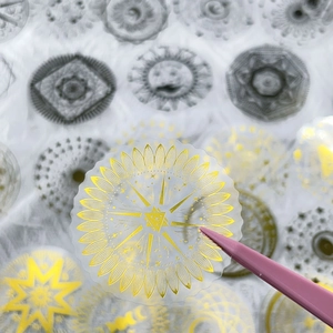Adesivi PET mandala sole dorato con bordi ondulati per decorazioni di scrapbooking e diari
