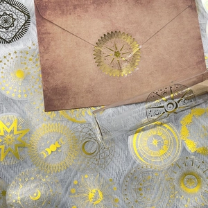 50 adesivi dorati Luna e Sole magici in PET impermeabile per decorazioni artistiche
