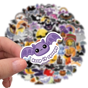 Set autocollants Halloween chauve-souris violette avec texte Keep it spoopy pour la fête