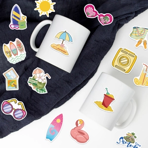 Autocollants PVC d'été étanches avec motifs de plage sur une tasse en céramique